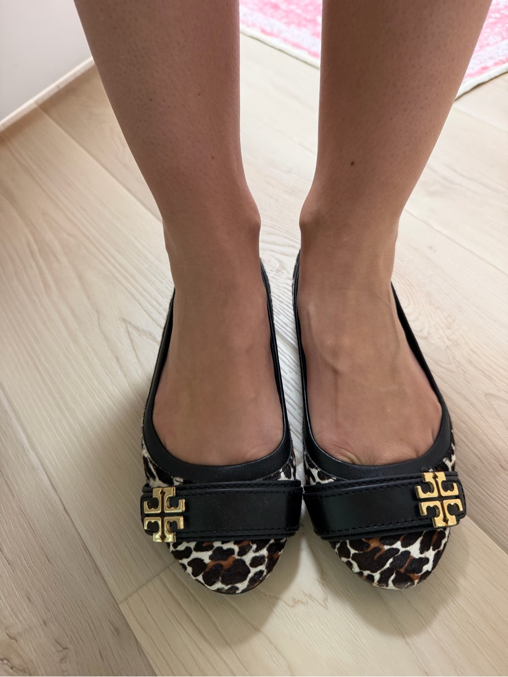 Tory Burch Leopard Fur Flats, size 7